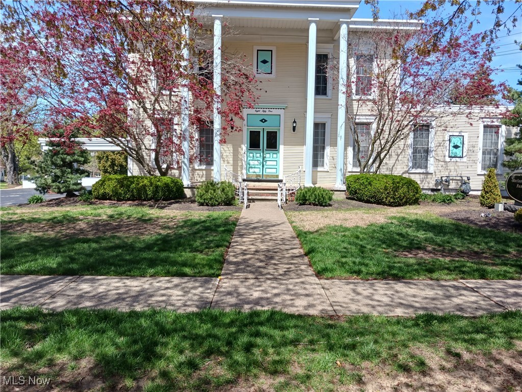 851 Park Avenue Amherst OH 44001