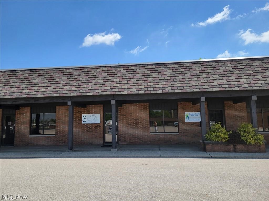 105 5th Street SE Barberton OH 44203