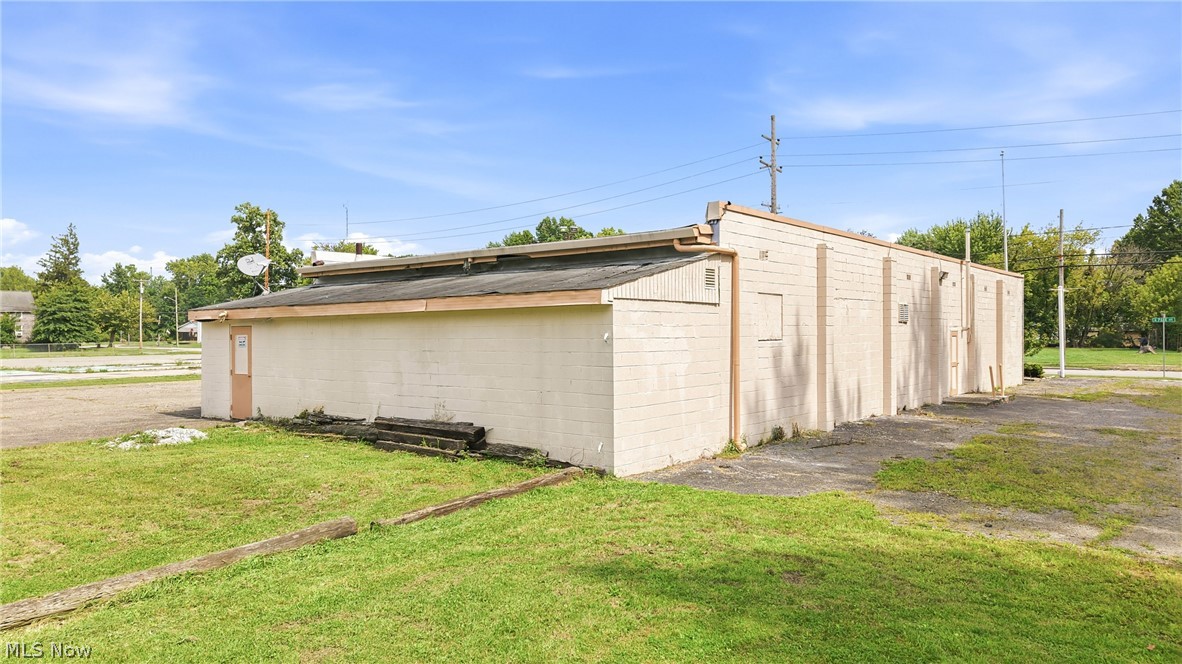 2237 N Park Avenue Warren OH 44483