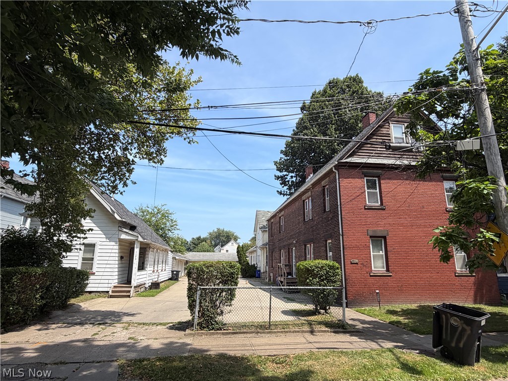 1177 E 60 Street Cleveland OH 44103