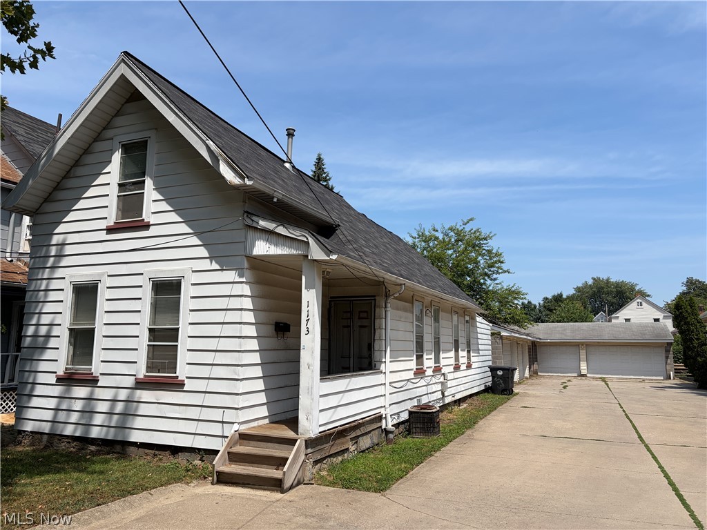 1177 E 60 Street Cleveland OH 44103