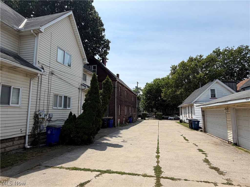 1177 E 60 Street Cleveland OH 44103