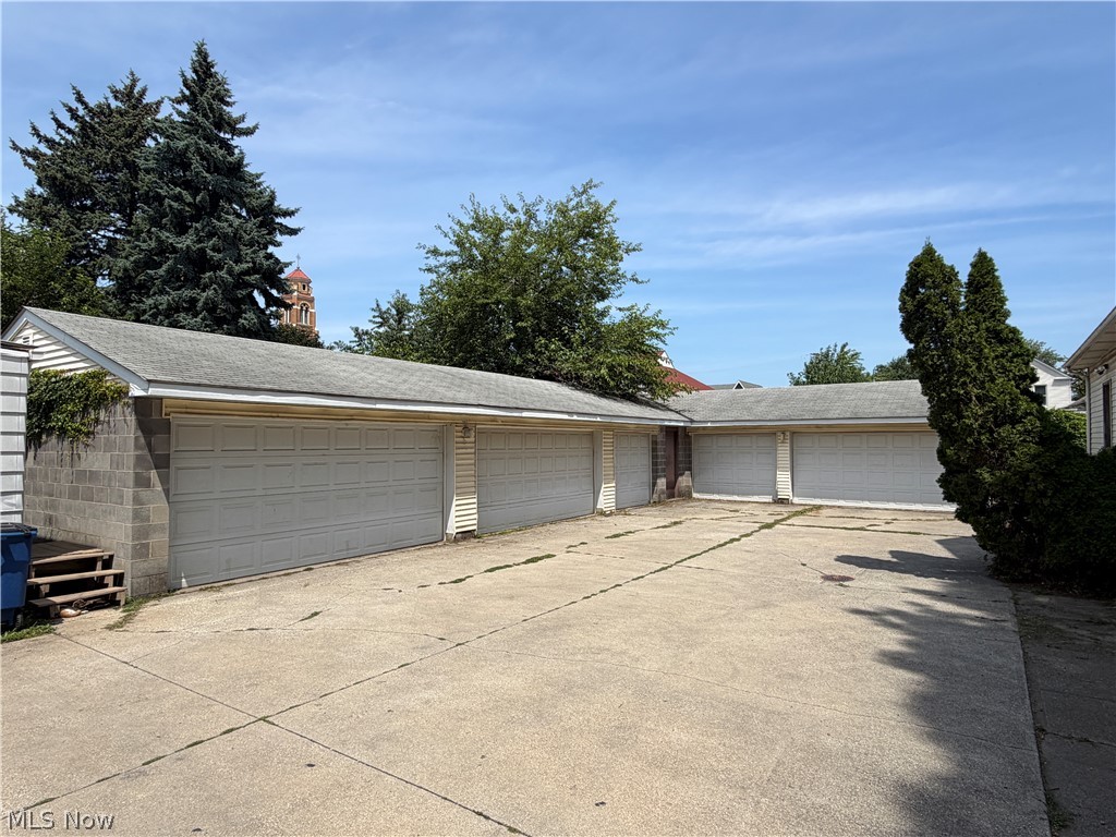 1177 E 60 Street Cleveland OH 44103