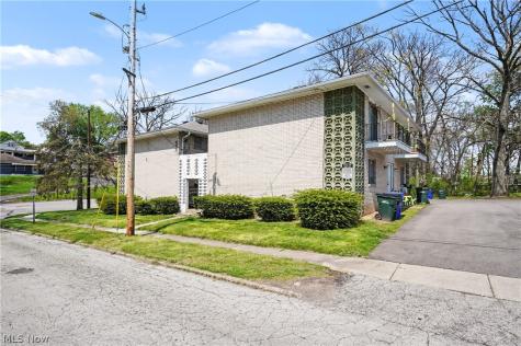 1376 Forest Glen Drive Cuyahoga Falls OH 44221
