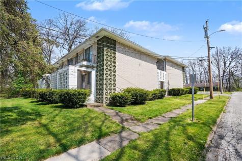 1376 Forest Glen Drive Cuyahoga Falls OH 44221