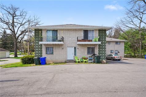 1376 Forest Glen Drive Cuyahoga Falls OH 44221
