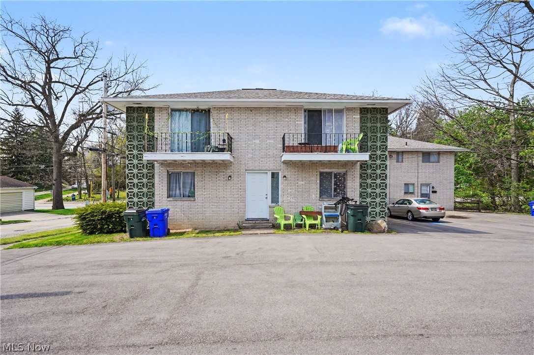1376 Forest Glen Drive Cuyahoga Falls OH 44221