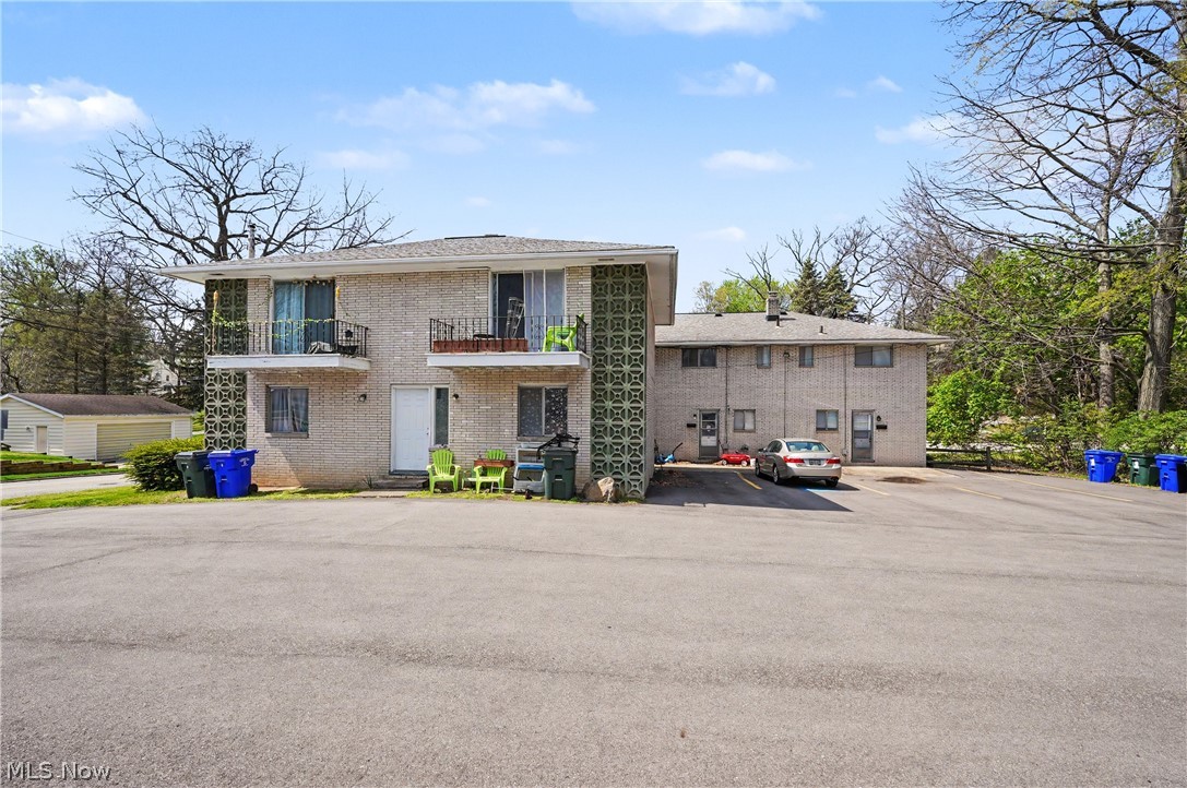1376 Forest Glen Drive Cuyahoga Falls OH 44221