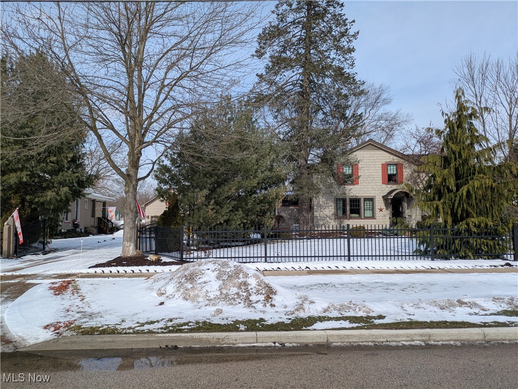 11, 17 W Walnut Street Jefferson OH 44047