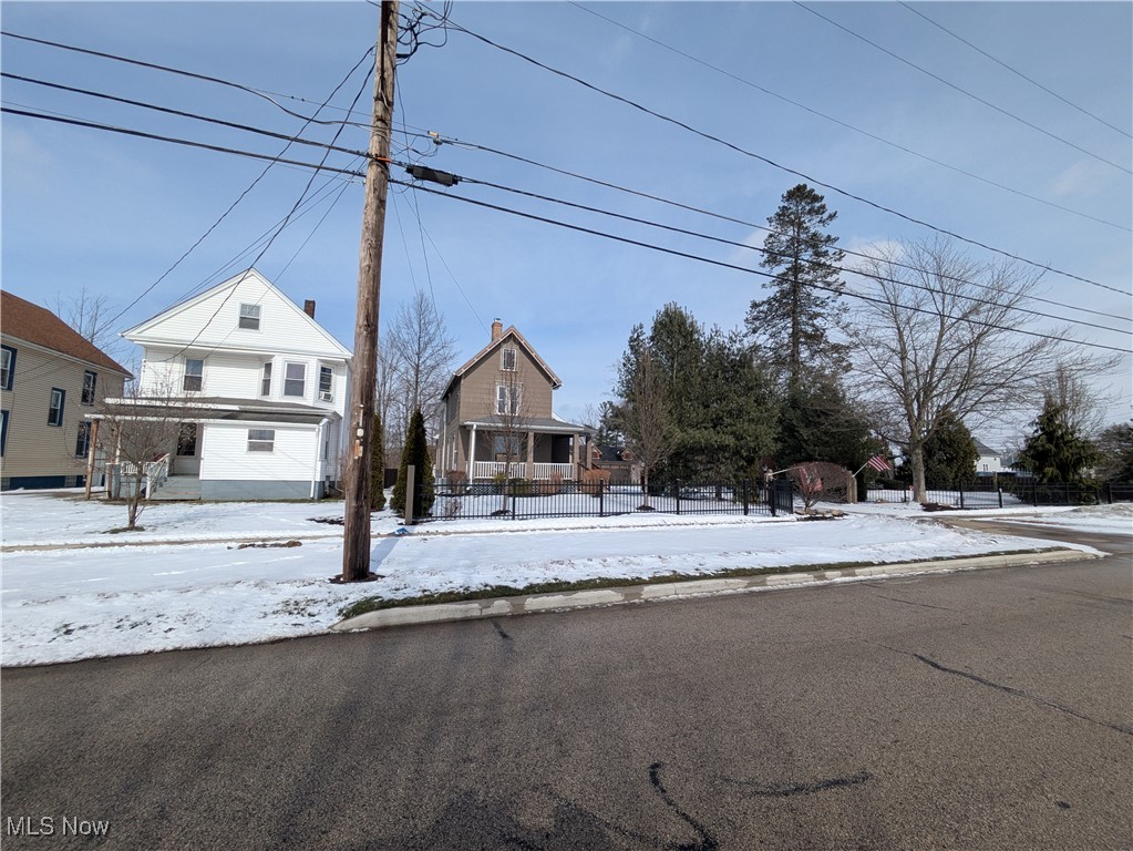 11, 17 W Walnut Street Jefferson OH 44047