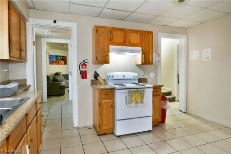 21 Indiana Avenue Youngstown OH 44505