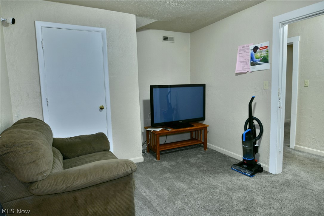 21 Indiana Avenue Youngstown OH 44505