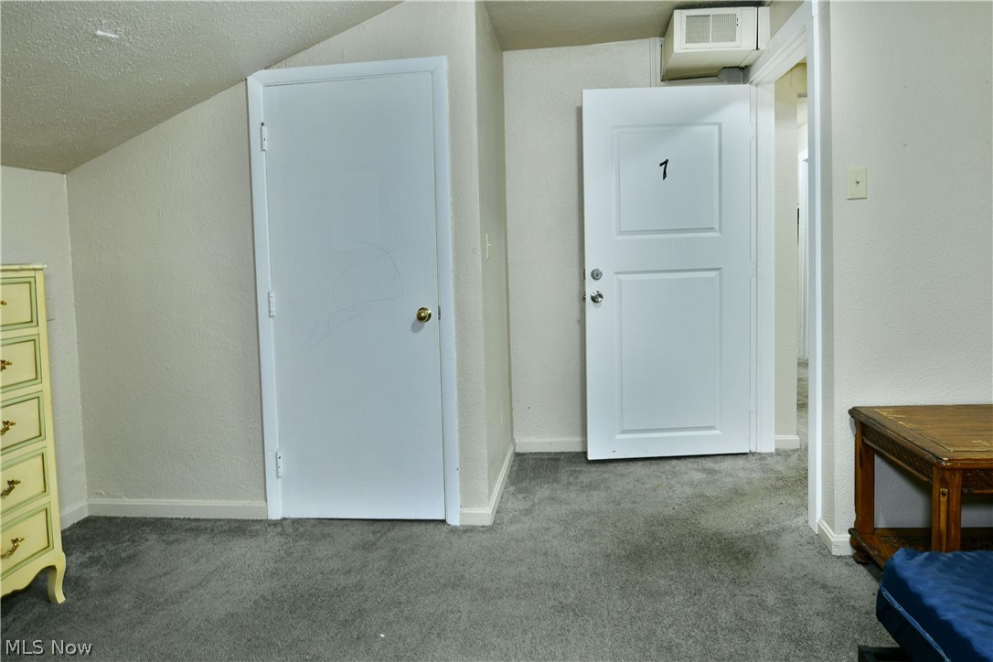21 Indiana Avenue Youngstown OH 44505