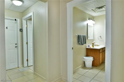 21 Indiana Avenue Youngstown OH 44505
