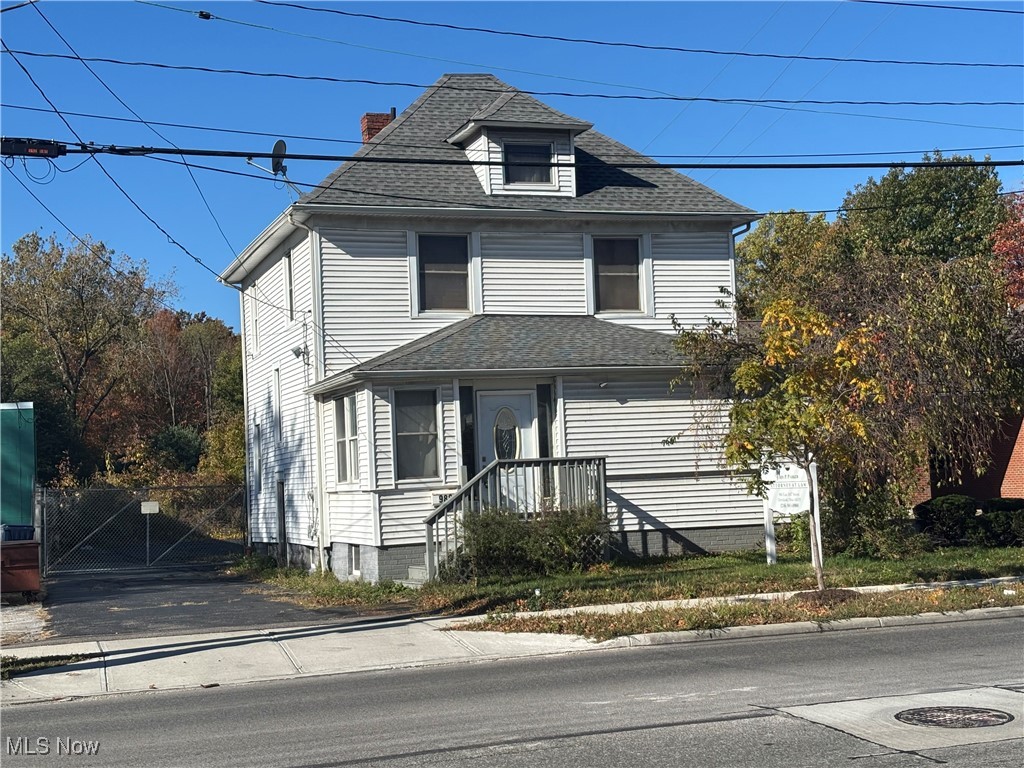 988 E 185th Street Cleveland OH 44119
