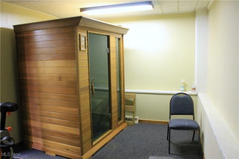 988 E 185th Street Cleveland OH 44119