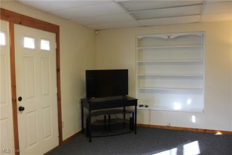 988 E 185th Street Cleveland OH 44119