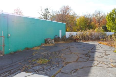 988 E 185th Street Cleveland OH 44119