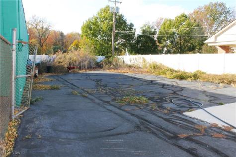 988 E 185th Street Cleveland OH 44119