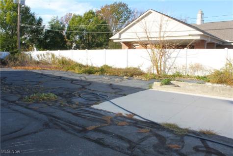 988 E 185th Street Cleveland OH 44119