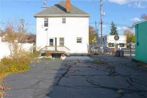 988 E 185th Street Cleveland OH 44119