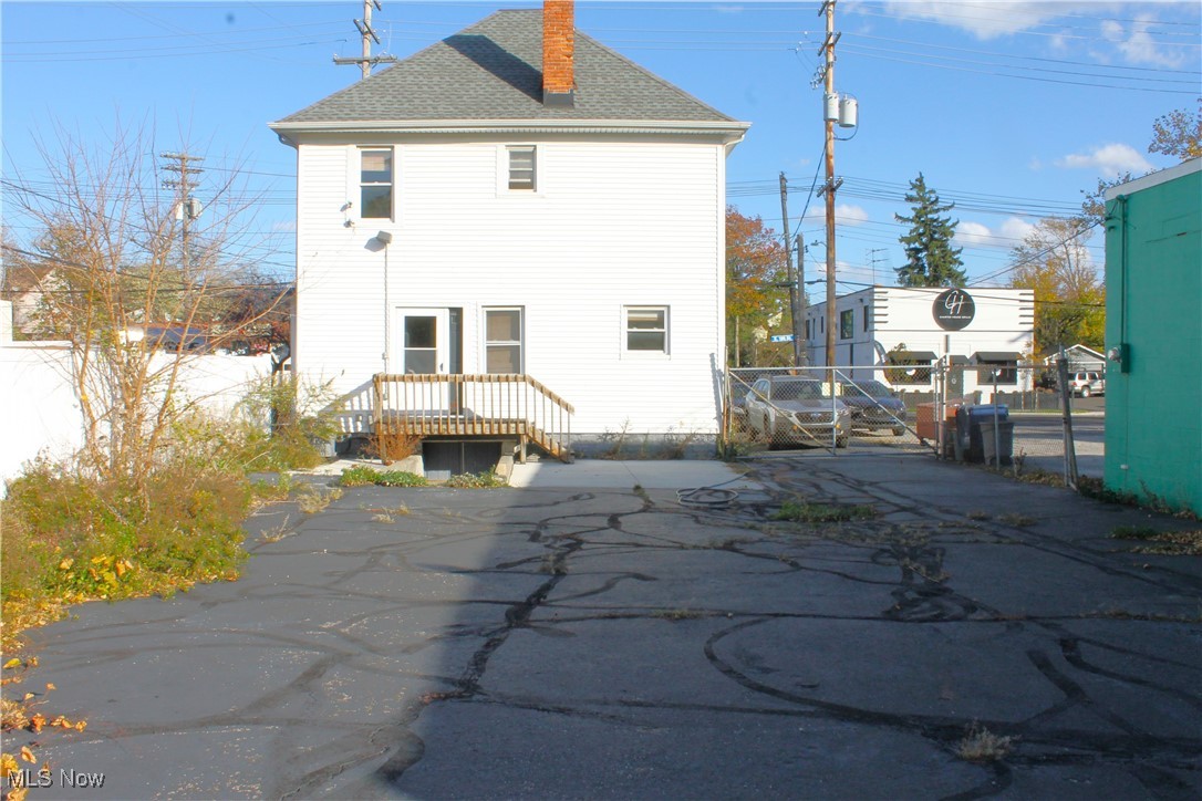 988 E 185th Street Cleveland OH 44119