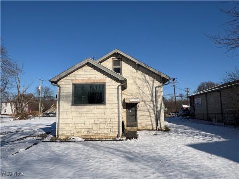 223 Churchill Hubbard Road Youngstown OH 44505