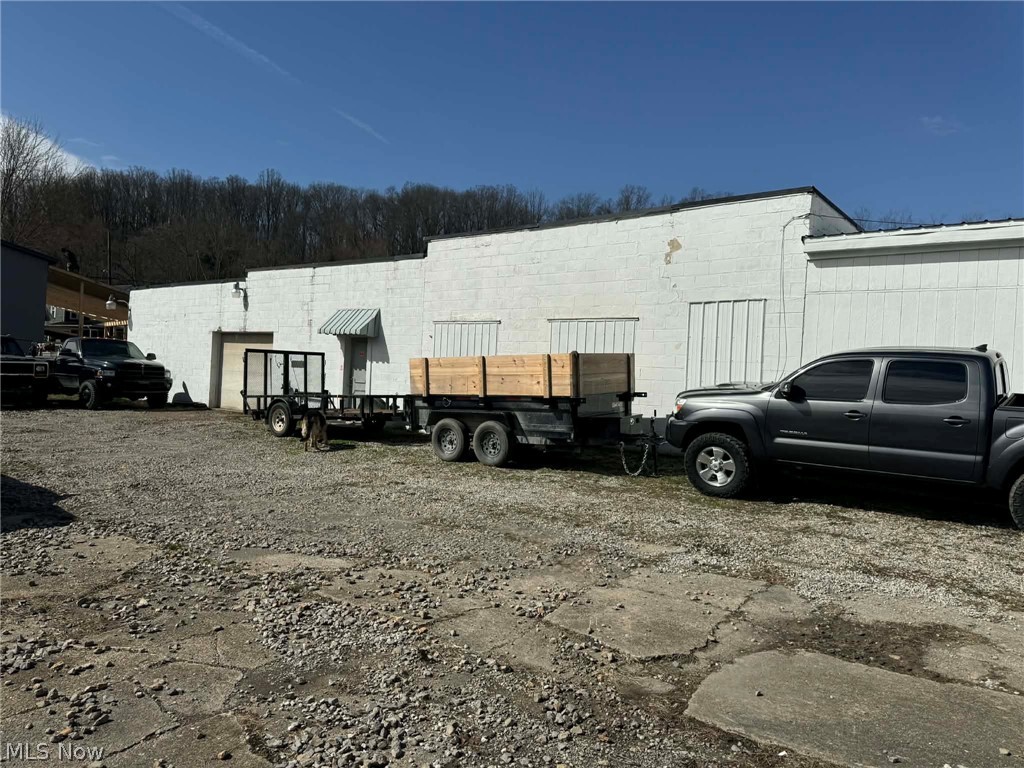 1020 W 1st Street Uhrichsville OH 44683