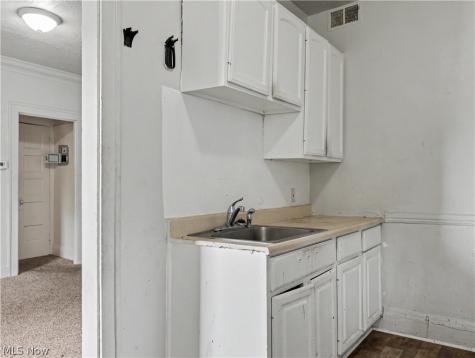 975 Parkwood Drive Cleveland OH 44108