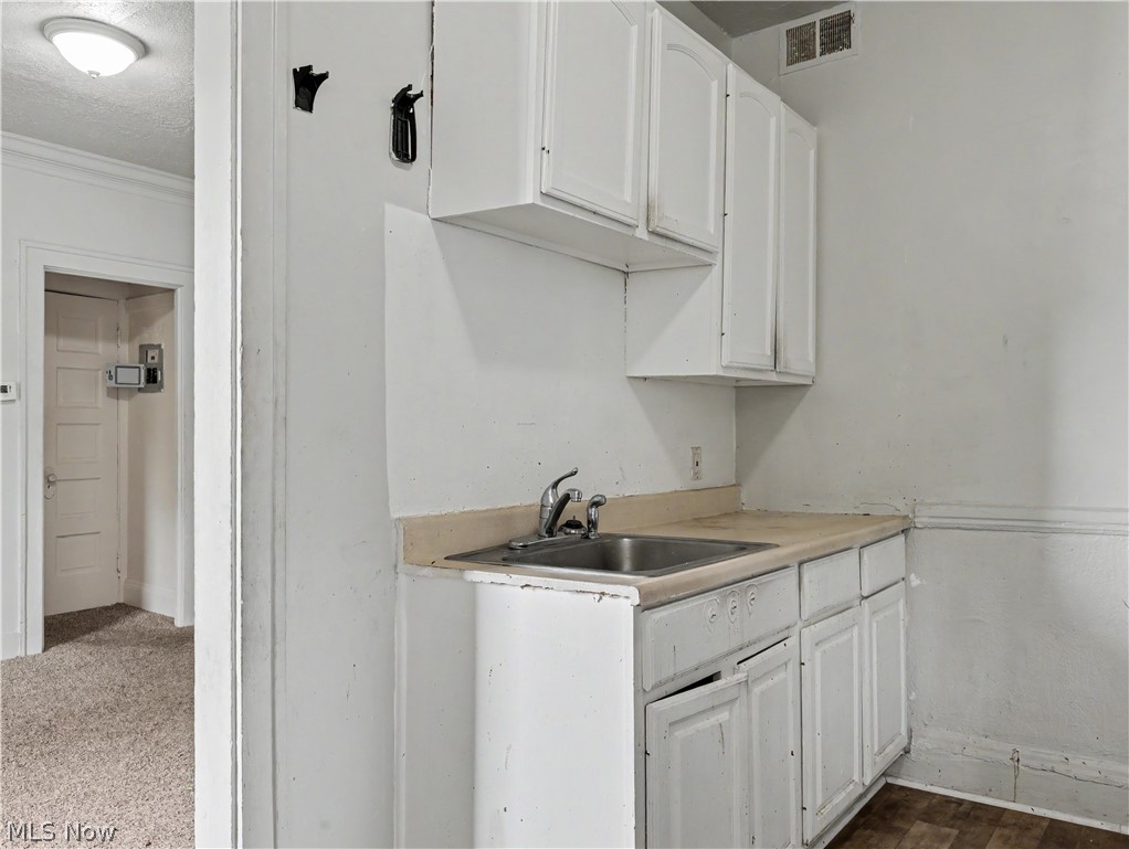 975 Parkwood Drive Cleveland OH 44108