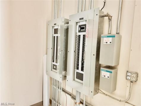 6020 Manchester Road Akron OH 44319