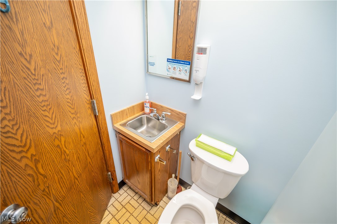 1360 N Main Street Mineral Ridge OH 44440