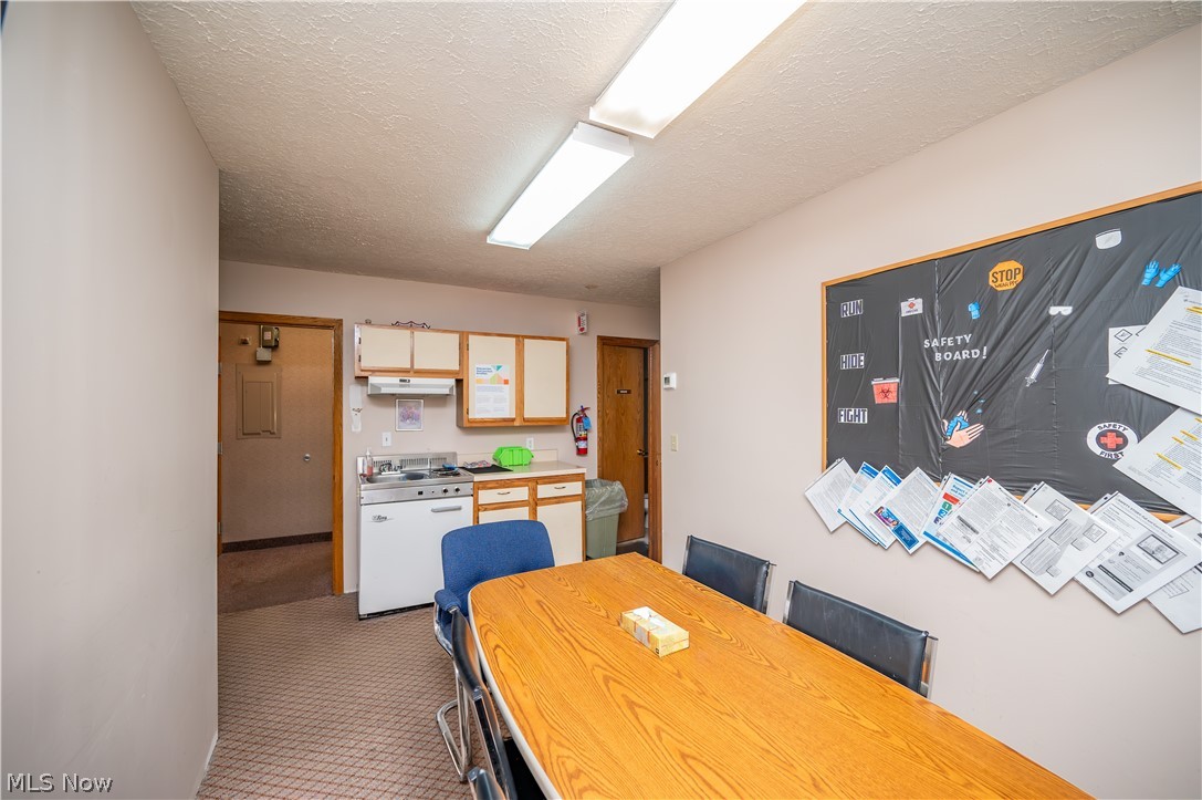 1360 N Main Street Mineral Ridge OH 44440