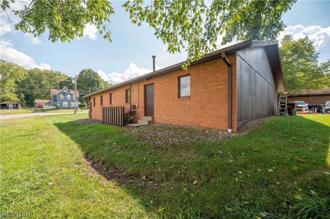 1360 N Main Street Mineral Ridge OH 44440