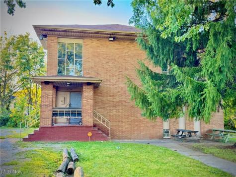 3736 E 71 Street E Cleveland OH 44105