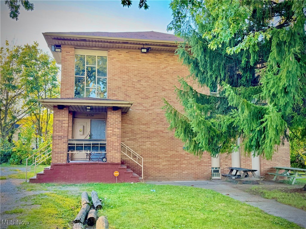 3736 E 71 Street E Cleveland OH 44105