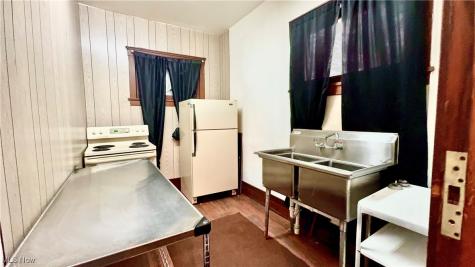 3736 E 71 Street E Cleveland OH 44105