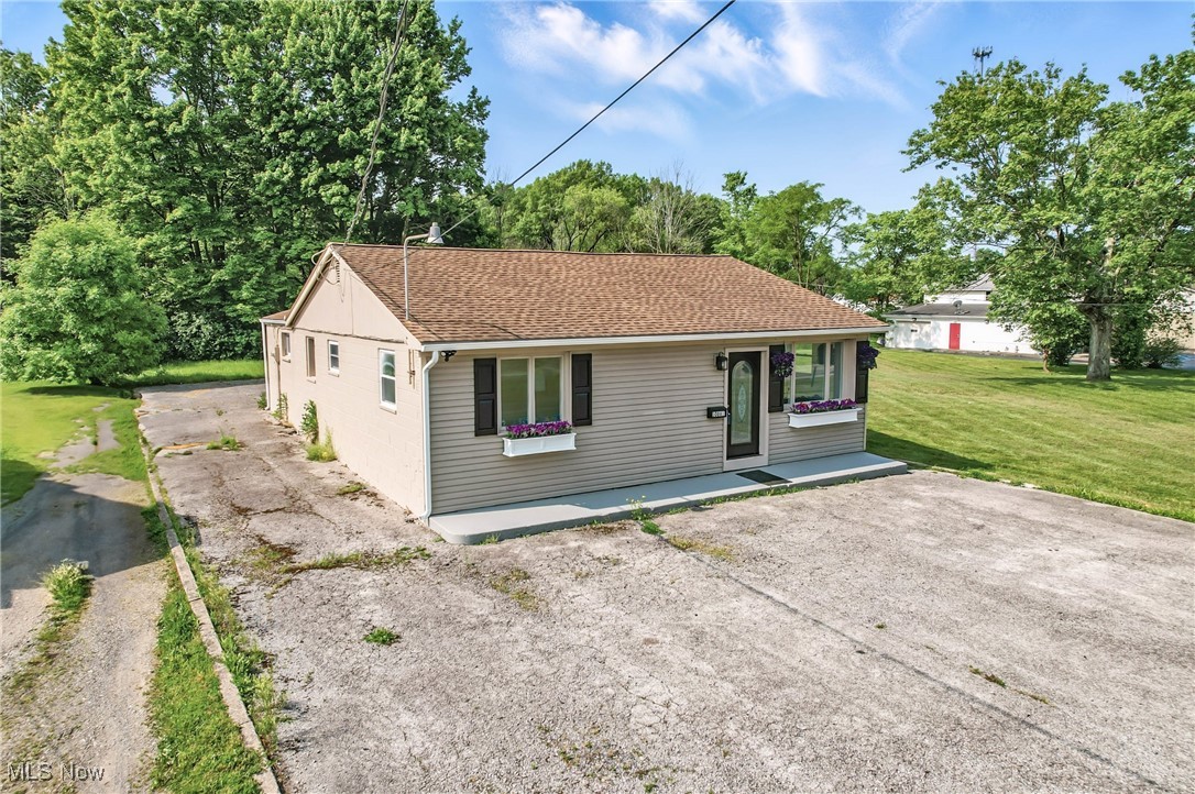 10861 Mahoning Avenue North Jackson OH 44451