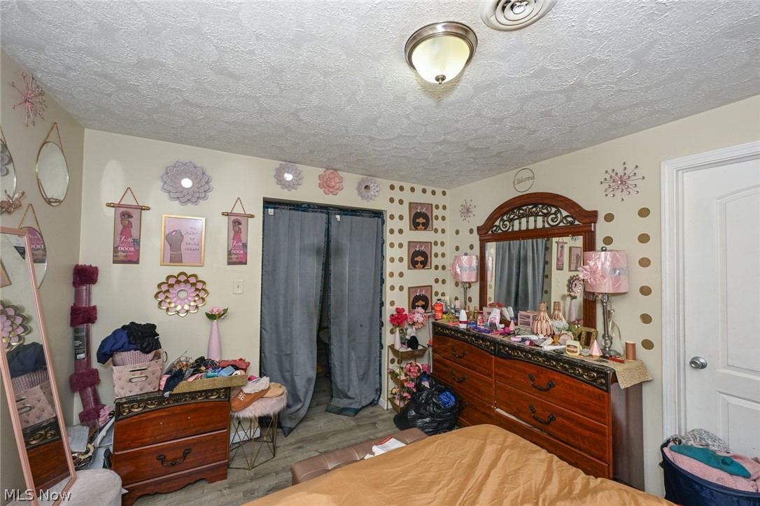 5384 Saint Clair Avenue Cleveland OH 44103
