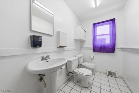 250 Winckles Street Elyria OH 44035