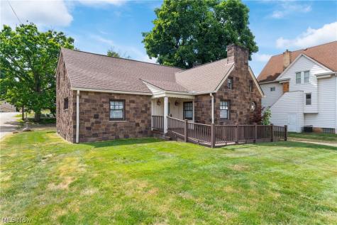 13113 Cleveland Avenue NW Uniontown OH 44685