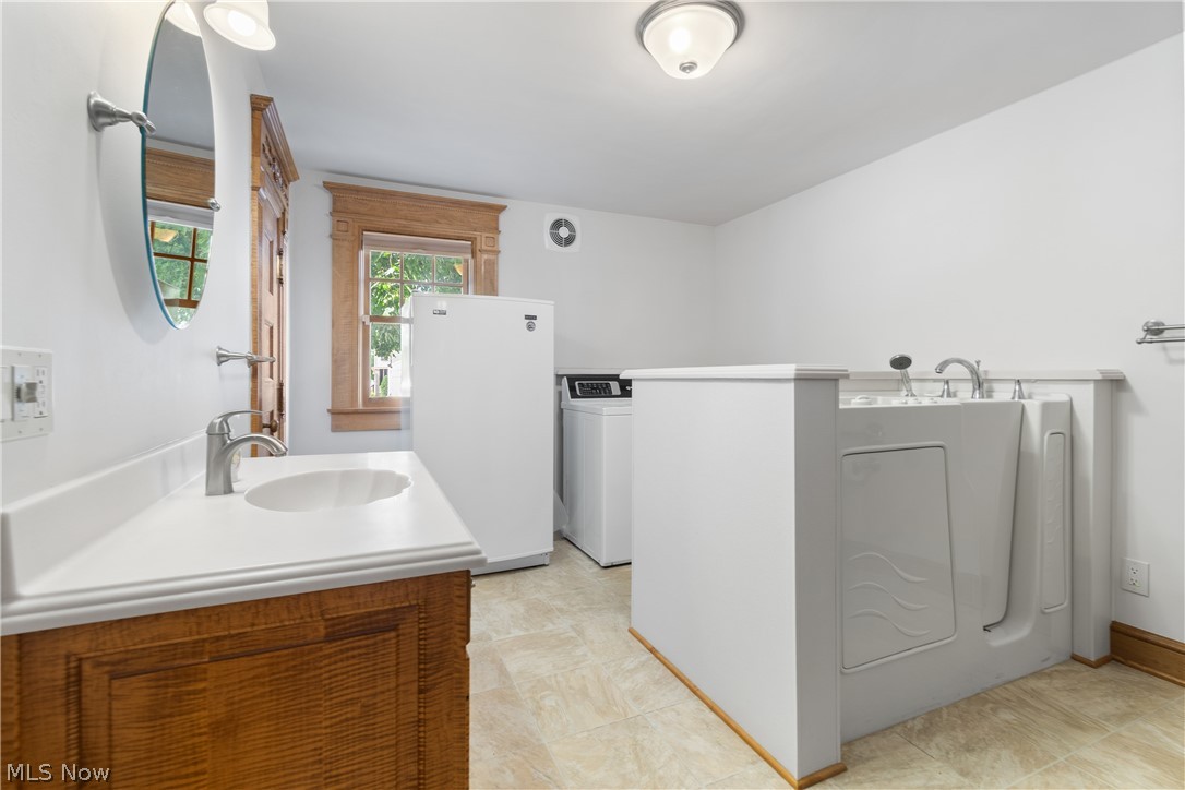 13113 Cleveland Avenue NW Uniontown OH 44685