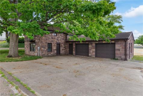 13113 Cleveland Avenue NW Uniontown OH 44685