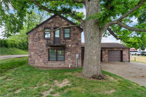 13113 Cleveland Avenue NW Uniontown OH 44685