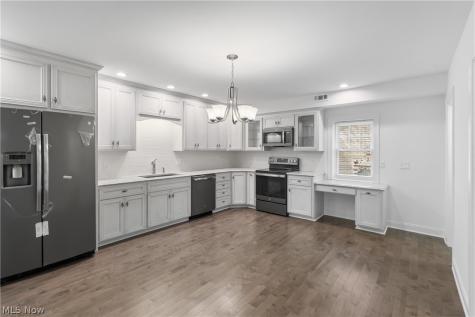 13113 Cleveland Avenue NW Uniontown OH 44685