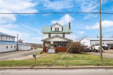 559 Canton Road NW Carrollton OH 44615