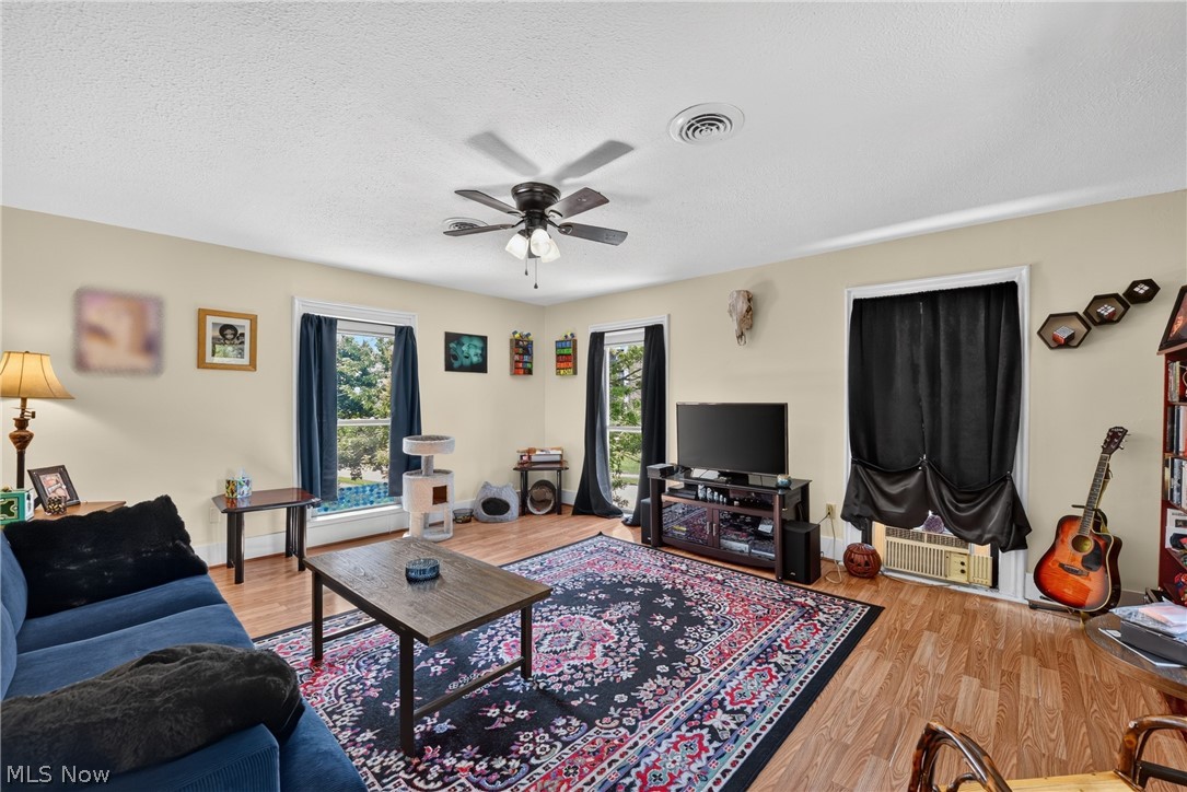 185 Main Street Wadsworth OH 44281