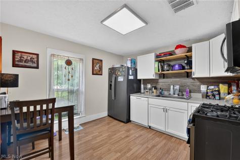185 Main Street Wadsworth OH 44281