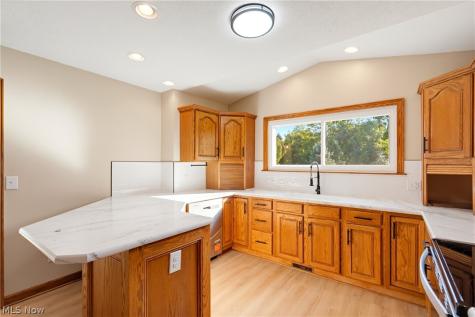 11316 Cleveland Avenue NW Uniontown OH 44685