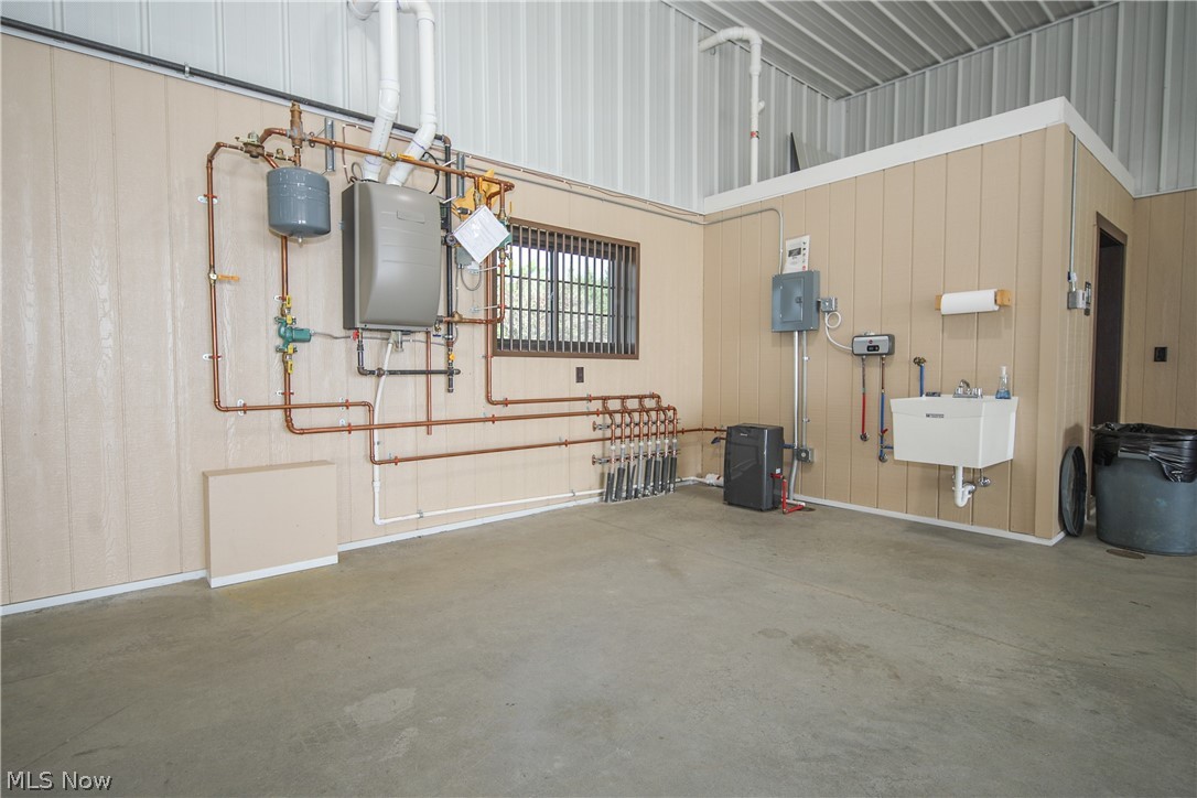 42547 Belmont Centerville Road Belmont OH 43718